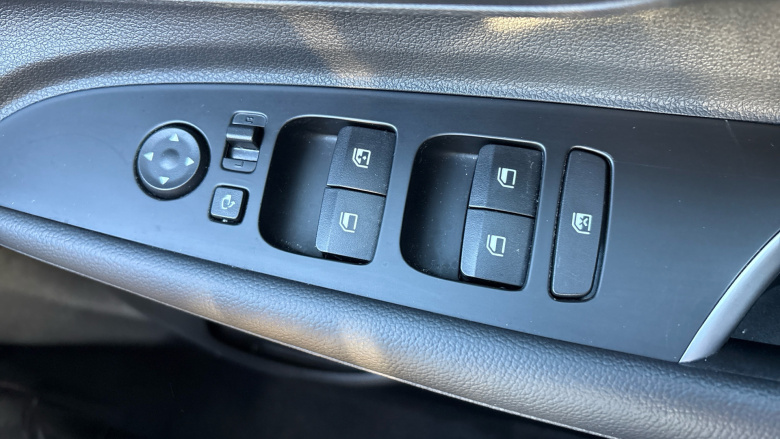 Hyundai i20 1.0T GDi 48V MHD Premium 5dr DCT Petrol Hatchback